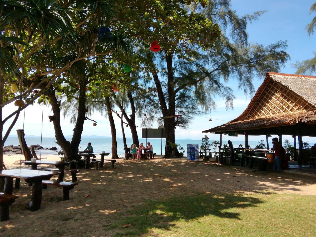 Kohjum Freedom Resort Koh Jum Ngoại thất bức ảnh