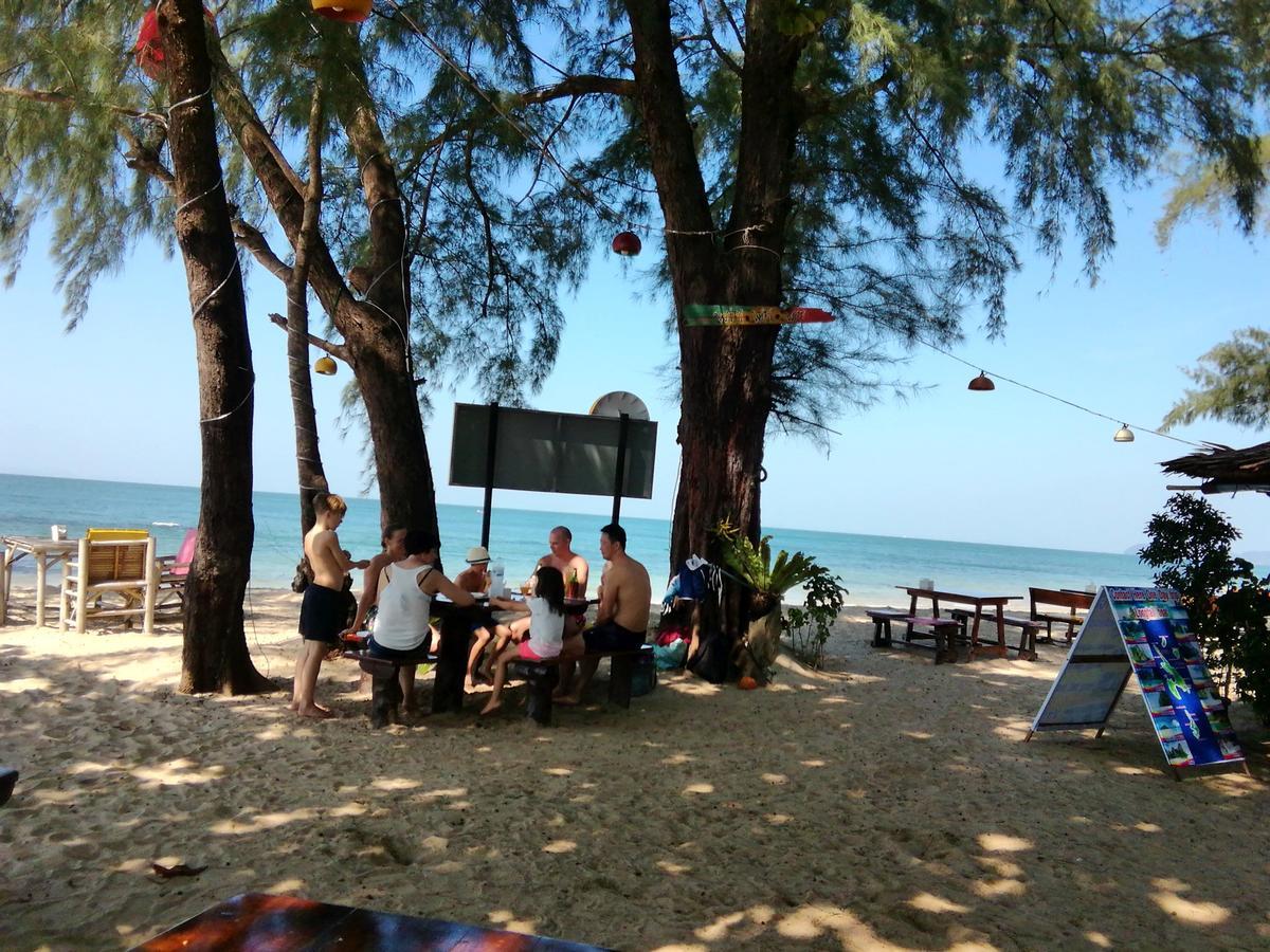 Kohjum Freedom Resort Koh Jum Ngoại thất bức ảnh