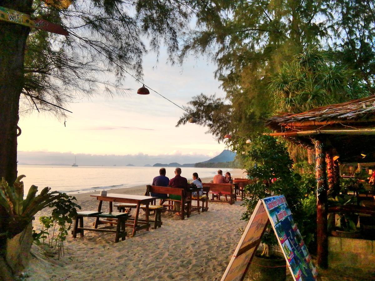 Kohjum Freedom Resort Koh Jum Ngoại thất bức ảnh