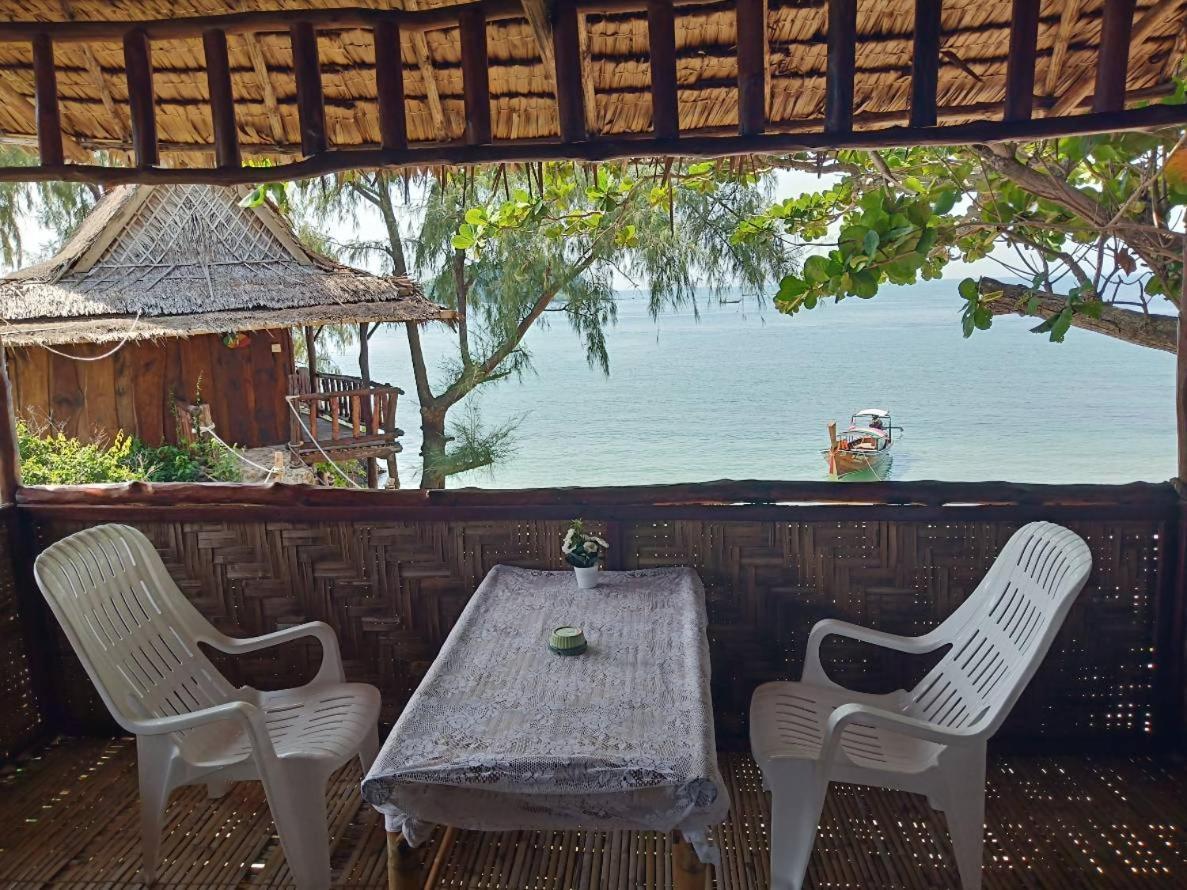 Kohjum Freedom Resort Koh Jum Phòng bức ảnh