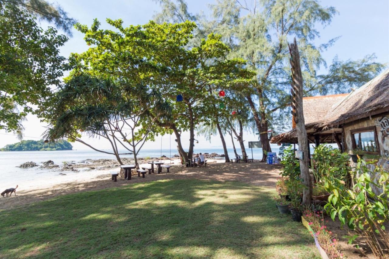 Kohjum Freedom Resort Koh Jum Ngoại thất bức ảnh