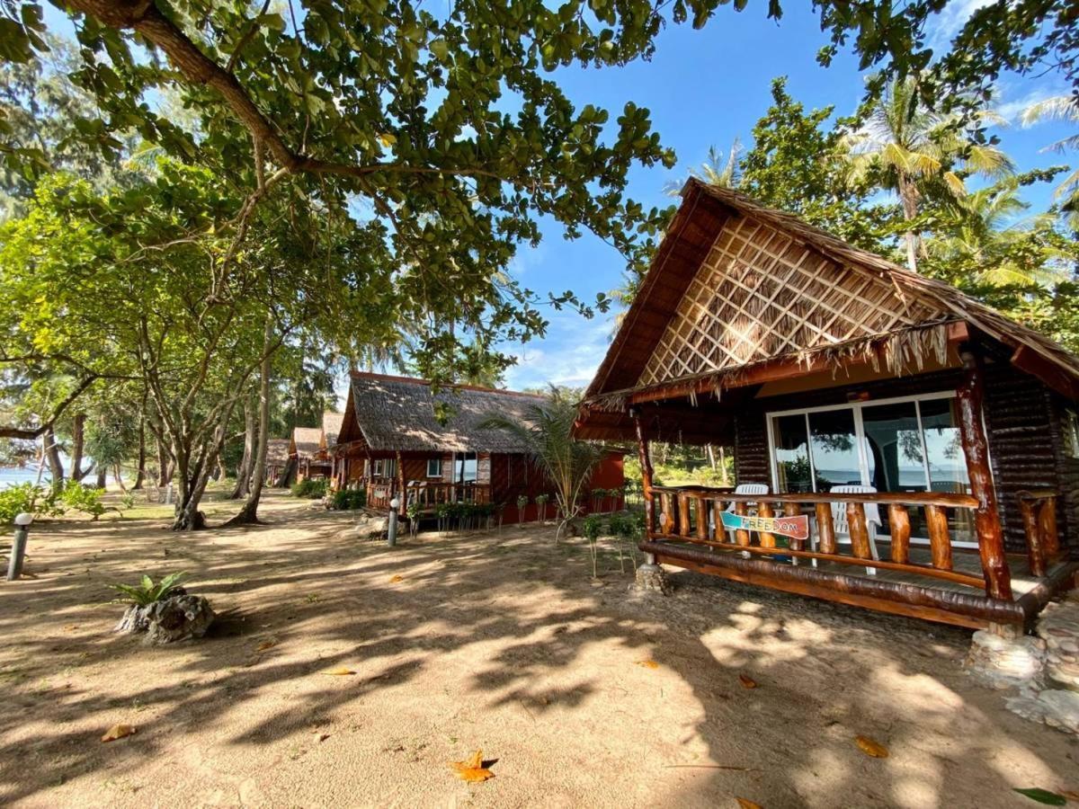 Kohjum Freedom Resort Koh Jum Ngoại thất bức ảnh